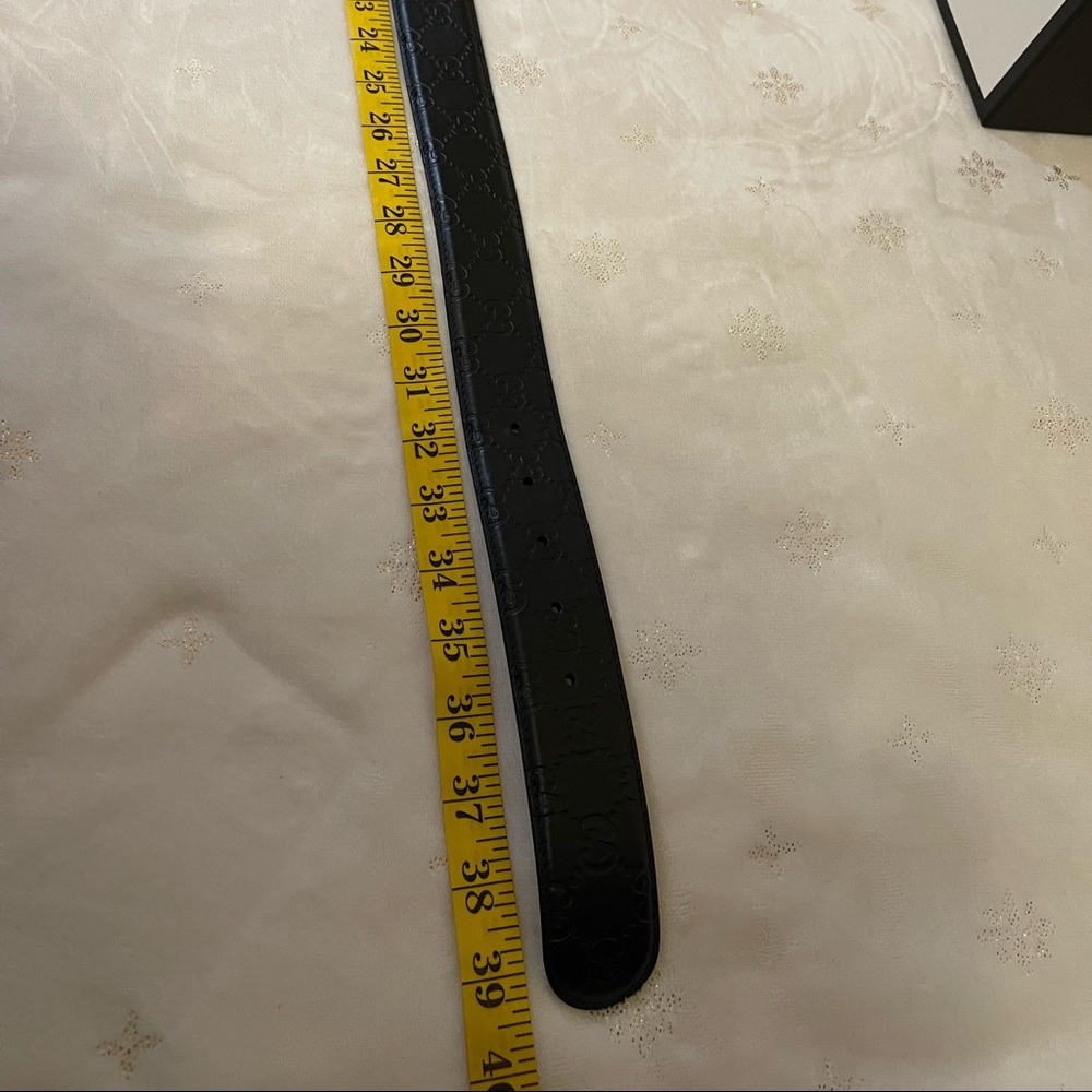 ❌SOLD❌ GUCCI logo embossed black leather belt - Picture 12 of 15